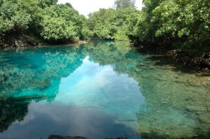 Blue Hole: trou d'eau de mer et eau douce en recul de l'océan